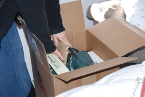 Many hands packed boxes as fast as possible, while Kristina sorted stuff out of different rooms of the house, making sure nothing got left behind.