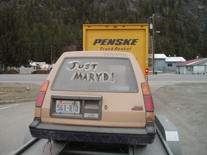 We left the decorations on the car, so everyone clear across the USA knew we were "Just Maryd!"