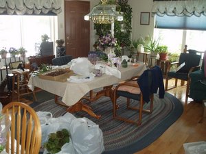 The dining room quickly changed from a bakery to a flower shop!