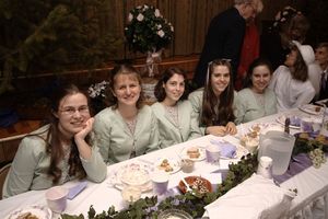 The bridesmaids just finishing their meal.