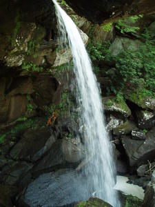 Kristina, Chelsey and Elisabeth headed straight for the trail behind the falls to cool off!