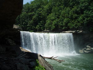 Kristina took Elisabeth to see Cumberland falls, so here's another summer shot. :)