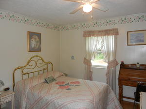 And here's the guest room--back to pink now that Lucas has left.