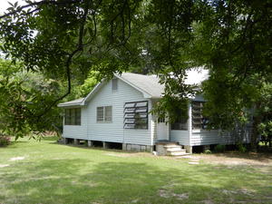 Our first glimpse of the house where Teresa and Kim were staying.