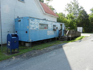 A cute little post office they saw along the way home!