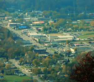 The town of Middlesboro, KY, from Pinnacle Overlook.
