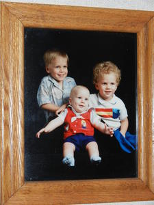 A picture on their wall..... of Daniel and his brothers a few years ago ;)