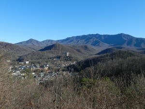 On Friday afternoon, we headed up towards Newfound Gap to see the mountains. The sky was perfectly clear and the mountains were beautiful!