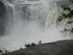 Close view of the falls.