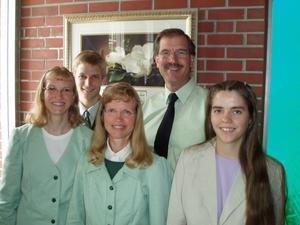 This is Kristina's family (except her brother Erick), along with Daniel and Elisabeth too!